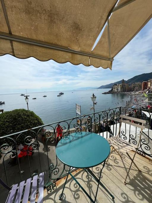 Ferienwohnung Un Terrazzino Sul Lungomare Camogli Exterior foto