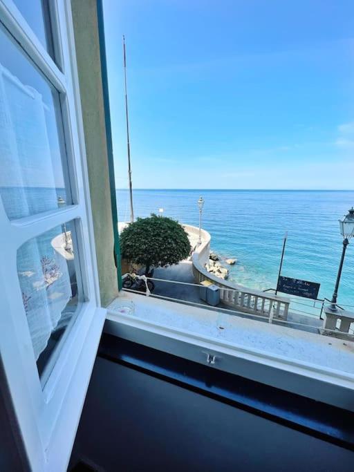 Ferienwohnung Un Terrazzino Sul Lungomare Camogli Exterior foto